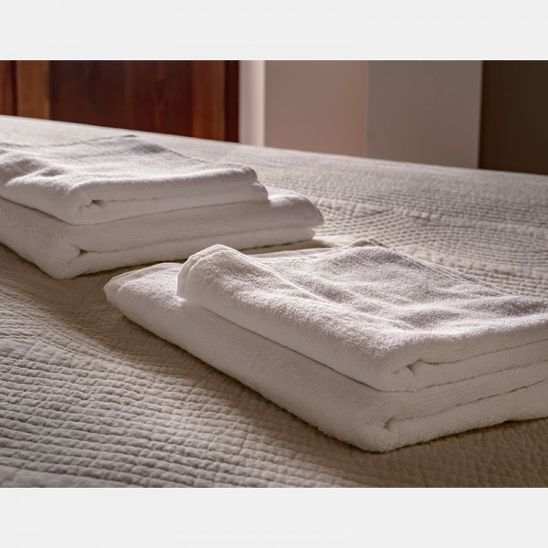 Toalla blanca ducha 100% algodón, 500gr/m2 Toalla blanca ducha 100% algodón, 500gr/m2